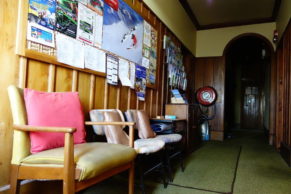 Big Tree Lodge Метвен Екстериор снимка